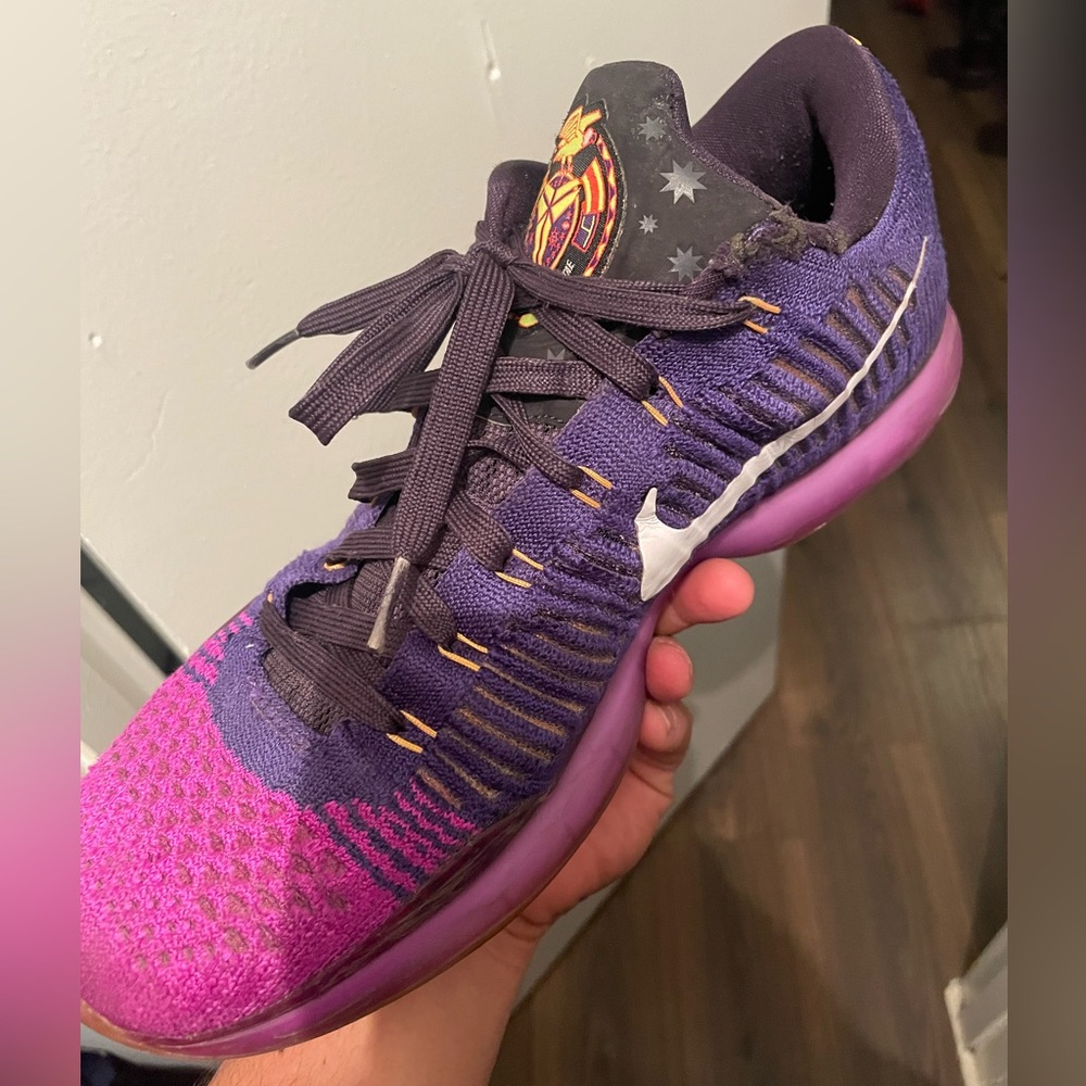 Kobe 10 - Picture 3 of 6